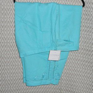 Sag Harbor Capri Cropped Pants 24W NWT Embellished